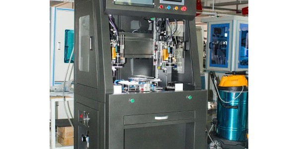 為什么要使用半自動鎖螺絲機？-堅豐股份